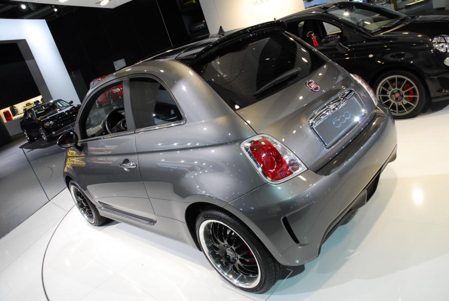  Fiat 500 BEV 2010 года  (фото 2 из 26)